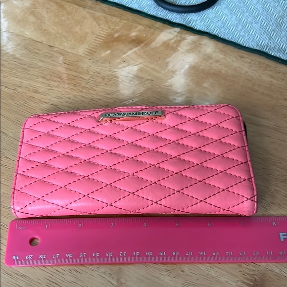 Rebecca Minkoff Ava zip Quilted Leather Wallet - Picture 3 of 9